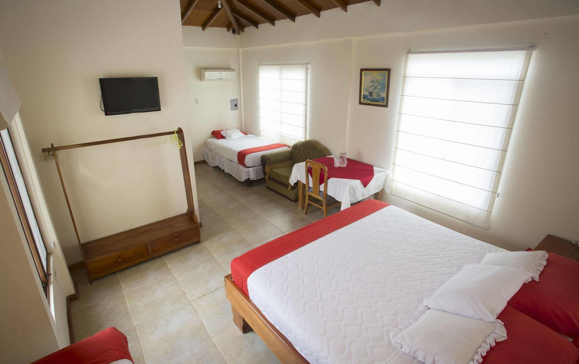 Hotel San Vicente Galapagos Пуэрто-Вильямиль Экстерьер фото